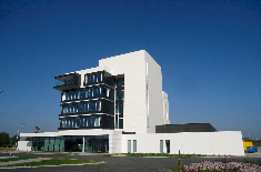 zicht op het gebouw