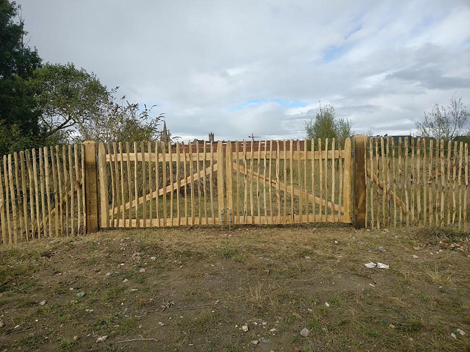 Kastanje poorten passen in zowat elke landelijke omgeving.